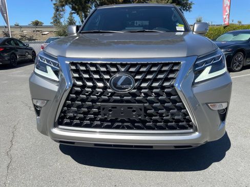 Used 2023 Lexus GX 460 Premium w/ Premium Package AWD/4WD image 3