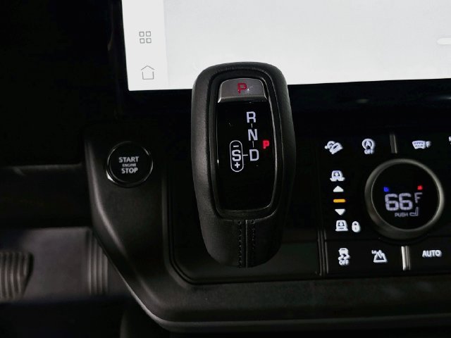 New 2026 Land Rover Defender 110 X-Dynamic SE AWD/4WD image 18