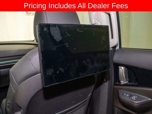 Used 2025 Kia Carnival SX Prestige FWD image 12