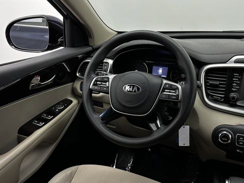 Used 2019 Kia Sorento LX image 25