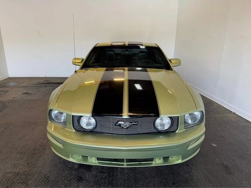 Used 2005 Ford Mustang GT Premium RWD image 3