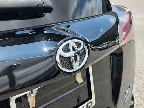 Used 2018 Toyota RAV4 XLE AWD/4WD image 25