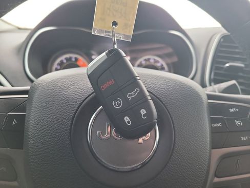 Used 2019 Jeep Cherokee Limited w/ Trailer Tow Group image 30