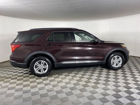 Used 2023 Ford Explorer XLT w/ Equipment Group 202A AWD/4WD image 4