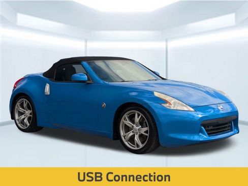 Used 2010 Nissan 370Z Touring w/ Sport Pkg image 9