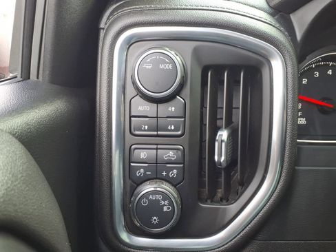 Used 2021 Chevrolet Silverado 1500 LT Trail Boss w/ Convenience Package II image 18