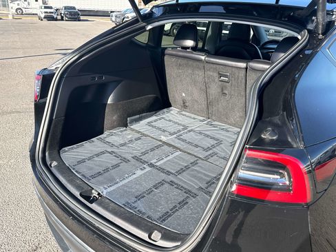 Used 2021 Tesla Model Y Long Range image 16