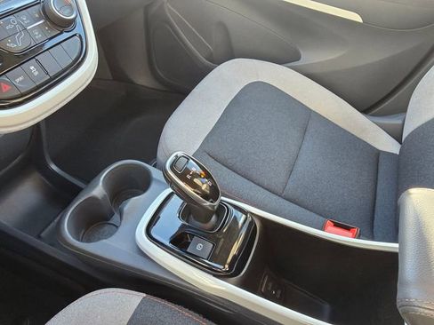Used 2020 Chevrolet Bolt LT image 37