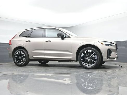 New 2026 Volvo XC60 B5 Plus w/ Protection Package Premier AWD/4WD image 36