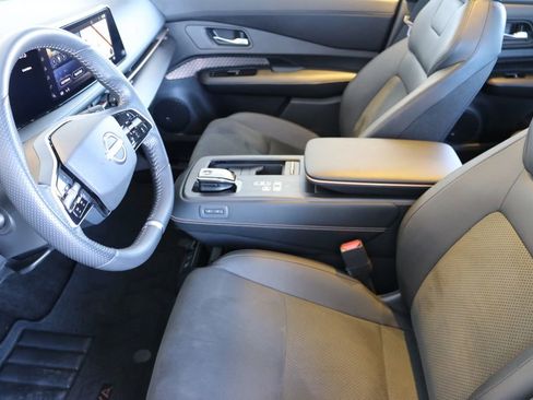 Used 2023 Nissan Ariya AWD image 19