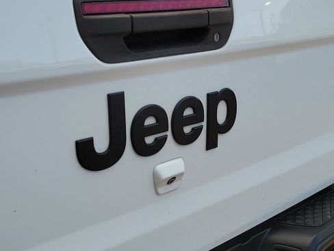 Used 2021 Jeep Gladiator Sport AWD/4WD image 7