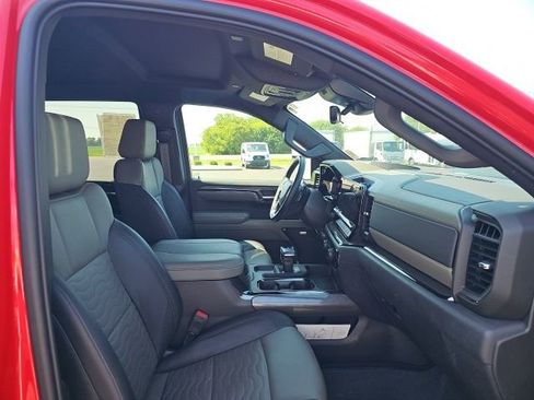 Used 2023 Chevrolet Silverado 1500 ZR2 w/ Technology Package image 29