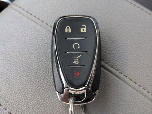 Used 2019 Chevrolet Traverse LT FWD image 29