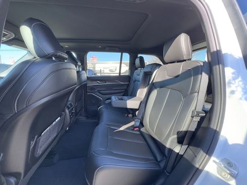 New 2026 Jeep Grand Cherokee Limited w/ Limited Altitude Package image 15
