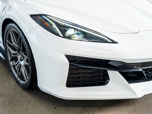 Used 2024 Chevrolet Corvette Z06 w/ LPO, Roadside Safety Package image 17