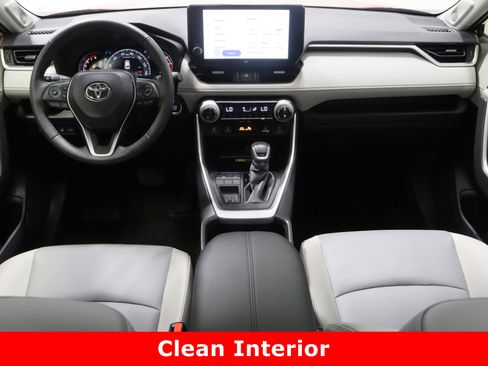 Used 2023 Toyota RAV4 XLE Premium image 32