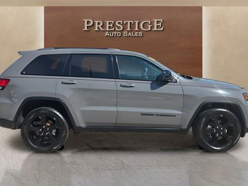 Used 2020 Jeep Grand Cherokee Laredo AWD/4WD image 1