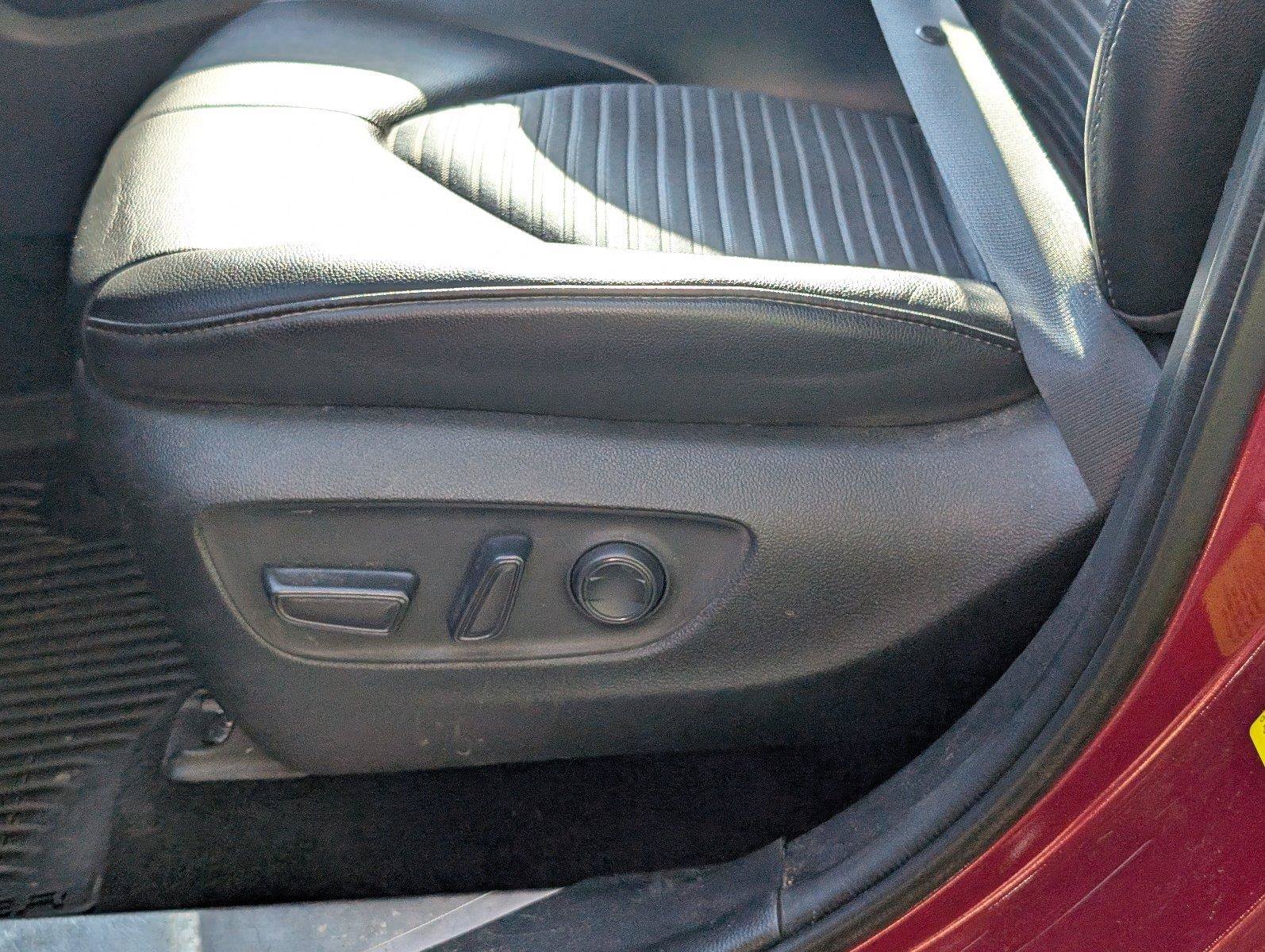 Used 2022 Toyota Highlander XSE FWD image 19