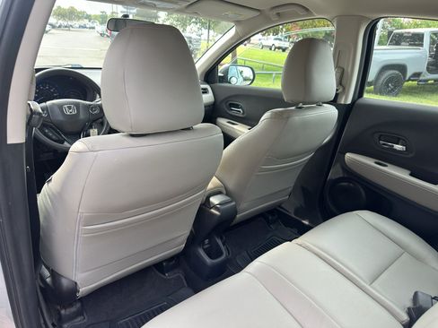 Used 2019 Honda HR-V LX image 18