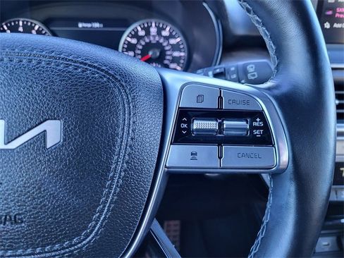 Used 2022 Kia Telluride SX w/ SX Prestige Package image 9