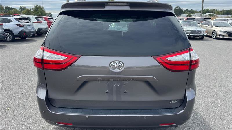 Used 2017 Toyota Sienna XLE w/ XLE Navigation Package FWD image 19
