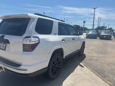 Used 2021 Toyota 4Runner Nightshade AWD/4WD image 4