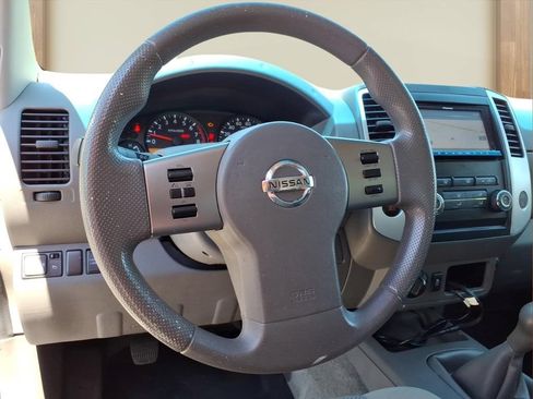 Used 2012 Nissan Frontier SV w/ SV Premium Utility Pkg AWD/4WD image 3