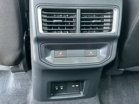 Certified 2024 Volkswagen Atlas Cross Sport SEL R-Line AWD/4WD image 18