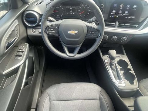 New 2026 Chevrolet Trax LS w/ LS Convenience Package FWD image 11