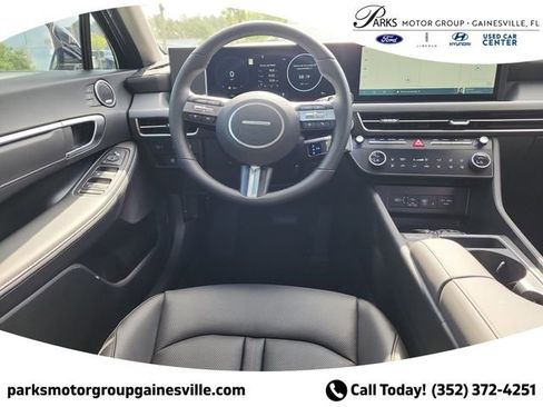 New 2025 Hyundai Sonata Limited FWD image 10