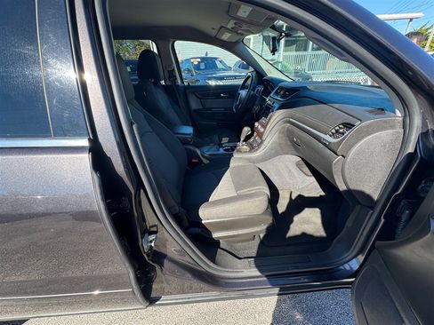Used 2015 Chevrolet Traverse LT image 12