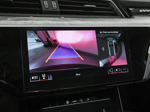 Certified 2023 Audi e-tron Premium Plus w/ Premium Plus Package image 14