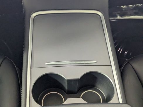 Used 2021 Tesla Model Y Long Range AWD/4WD image 19