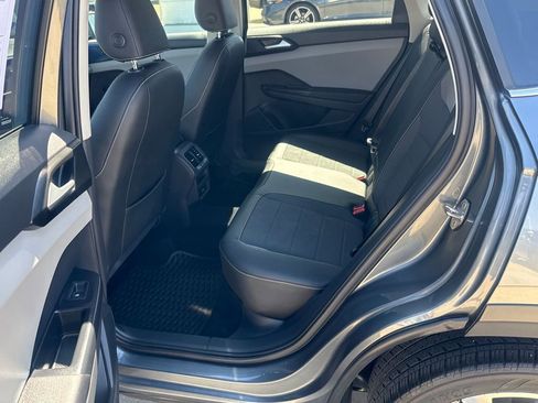 Used 2022 Volkswagen Taos SE image 25