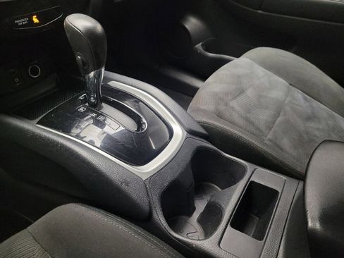 Used 2016 Nissan Rogue S w/ Appearance Package image 26