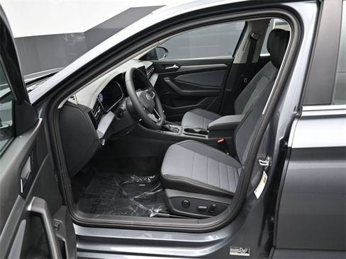 New 2026 Volkswagen Jetta SE image 9