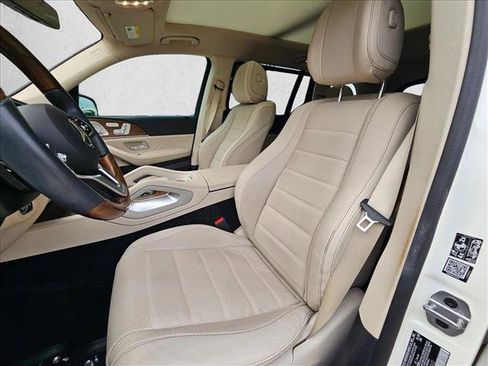 Used 2023 Mercedes-Benz GLS 450 4MATIC image 11