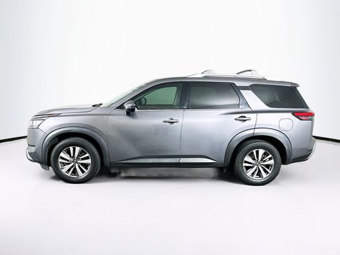 Used 2022 Nissan Pathfinder SL w/ SL Black Package FWD image 4
