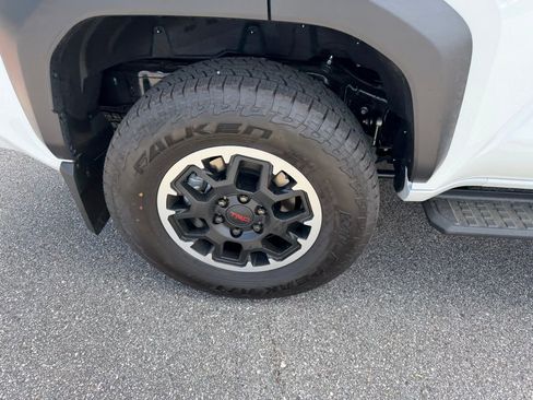 Used 2026 Toyota 4Runner TRD Off-Road Premium image 5