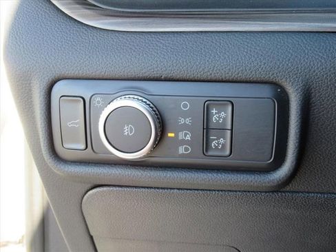 Used 2020 Ford Explorer Limited image 22