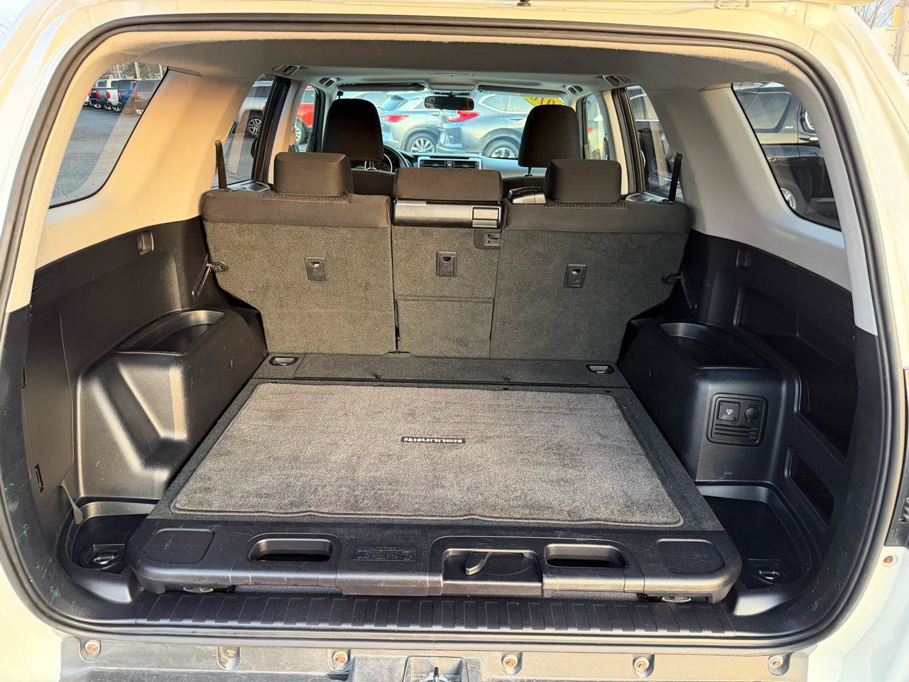 Used 2010 Toyota 4Runner SR5 w/ Convenience Pkg AWD/4WD image 14