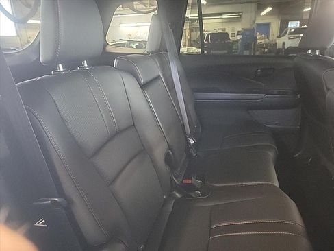 Used 2023 Honda Passport TrailSport image 28