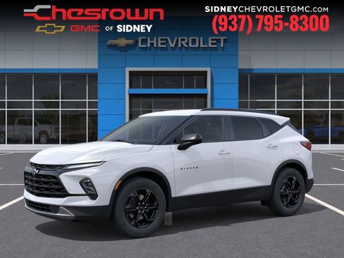 New 2026 Chevrolet Blazer LT w/ Convenience Package FWD image 2