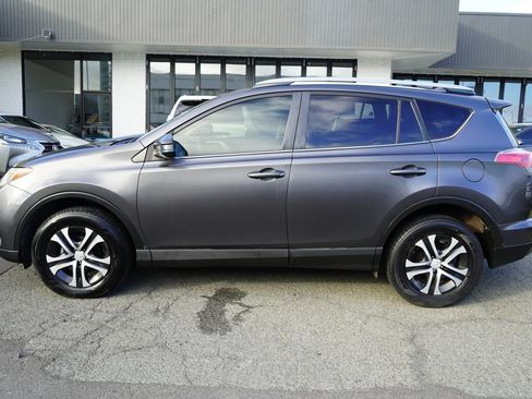 Used 2016 Toyota RAV4 LE FWD image 2