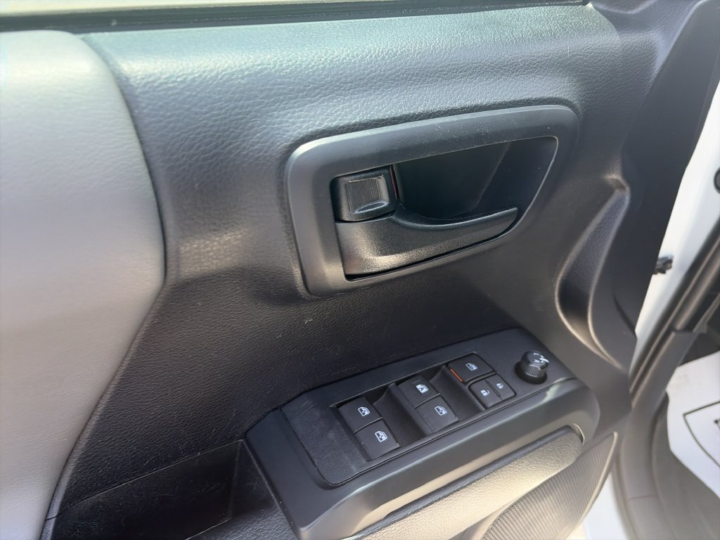 Used 2020 Toyota Tacoma SR w/ SR Convenience Package RWD image 19