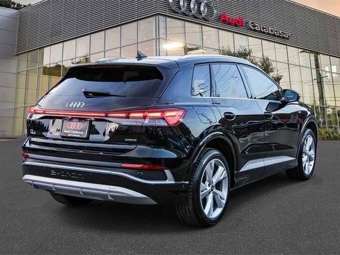 Used 2023 Audi Q4 e-tron Premium Plus image 4