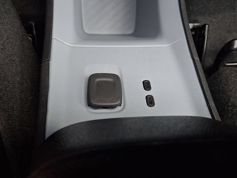 New 2027 Chevrolet Bolt LT w/ Comfort Package FWD image 17