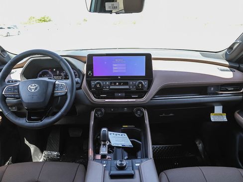 New 2026 Toyota Grand Highlander AWD Hybrid image 14