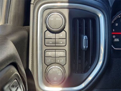 Used 2021 Chevrolet Silverado 1500 LT Trail Boss image 17