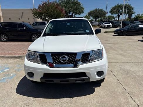 Used 2019 Nissan Frontier SV RWD image 3